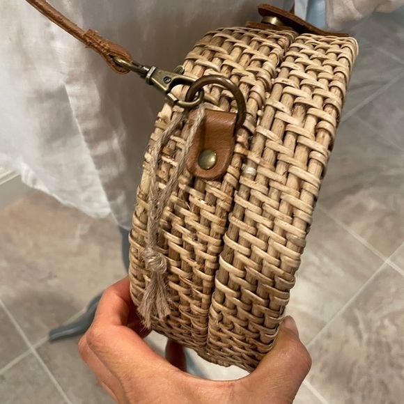 - New - Circular Ratten Crossbody Bag - Picture 7 of 7